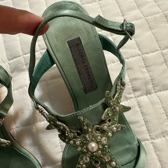 Alberta Ferretti satin sandal with embellished starfish - Picture 3 of 9